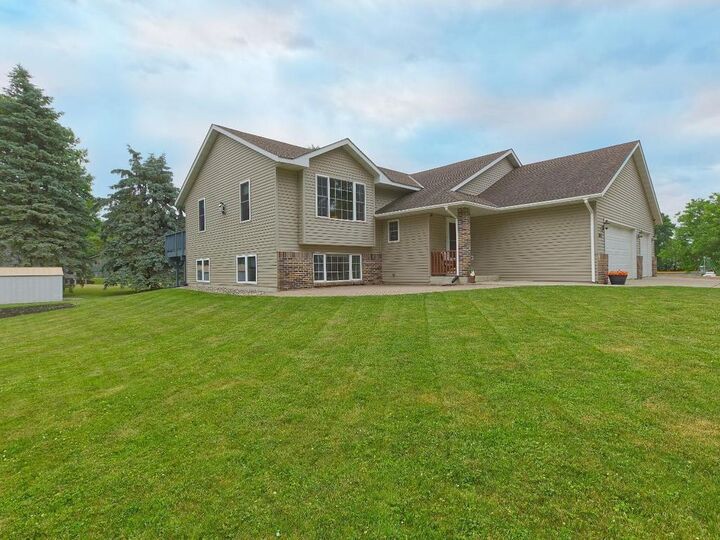 Property Photo: 561 Kingsley Street S MN 55395