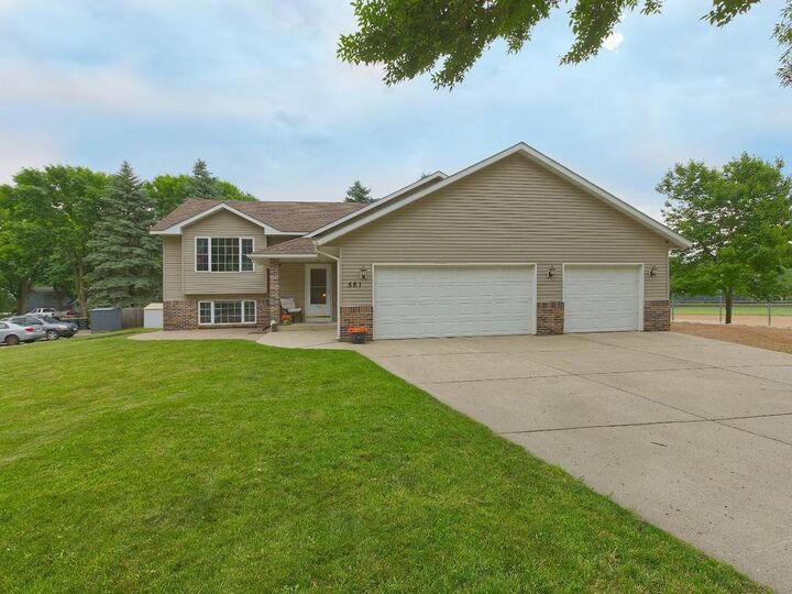 Property Photo:  561 Kingsley Street S  MN 55395 