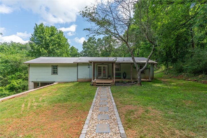 Property Photo: 428 Oak Street AR 72946