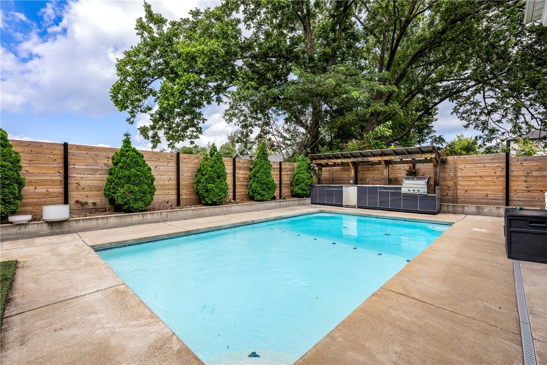 Property Photo: 448 SW C Street AR 72712
