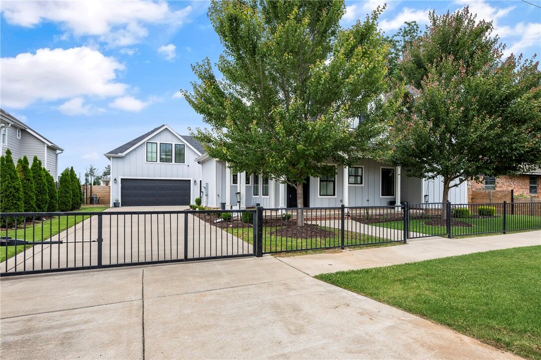 Property Photo:  448 SW C Street  AR 72712 