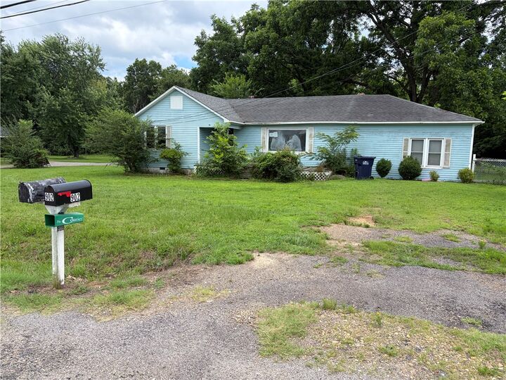 Property Photo: 901 SW 3rd Street AR 72823
