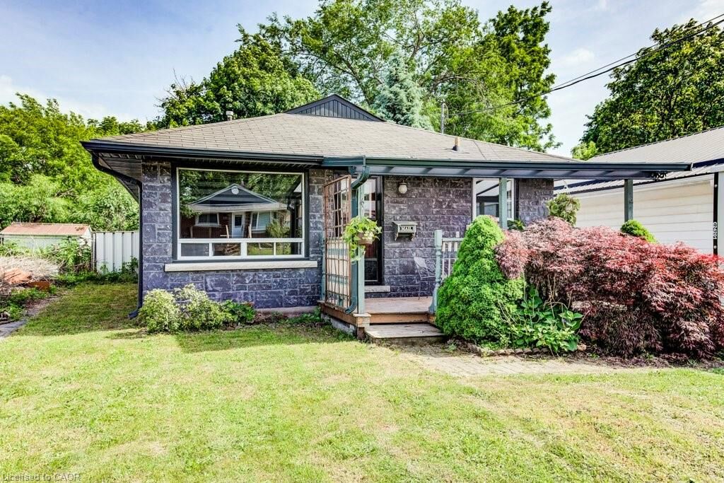 Property Photo: 173 Glen Road ON N2M 3G3
