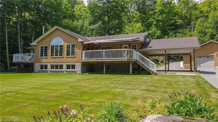 165 Lakeshore Drive — photo 1