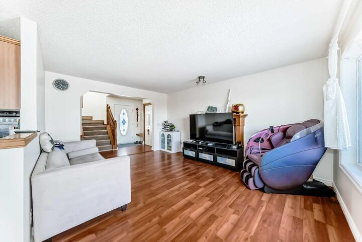 Property Photo: 193 Covewood Green NE AB T3K 5G6