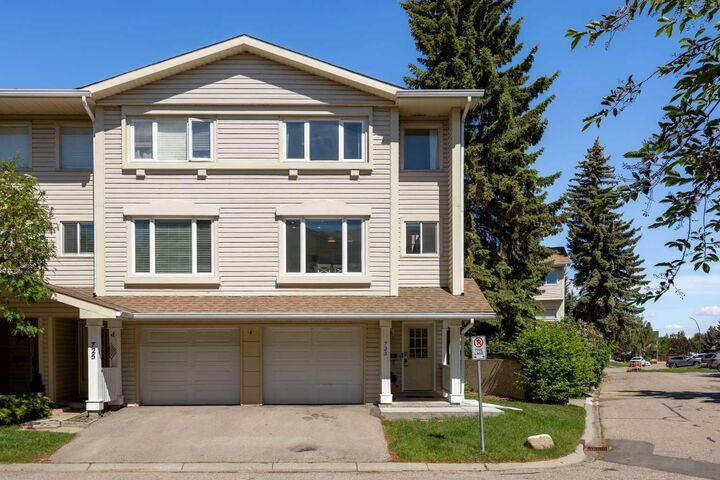 723 Queenston Terrace SE — photo 1