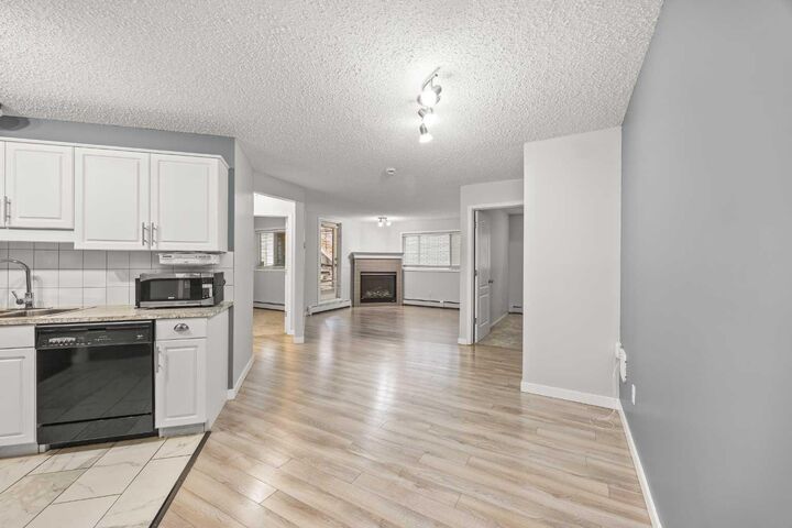 Property Photo: 10 Sierra Morena Mews SW 120 AB T3H 3K5
