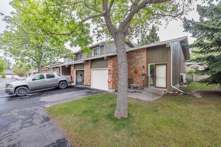 Property Photo: 10001 Brookpark Boulevard SW 36 AB T2W 3E3