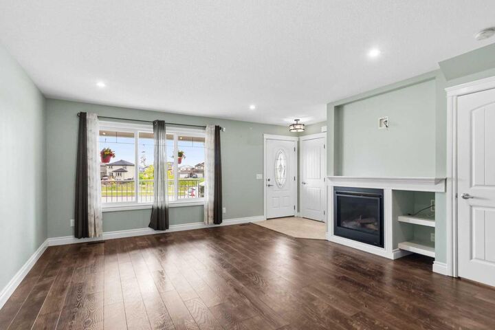 Property Photo:  375 Prospect Drive  AB T9K 0T8 