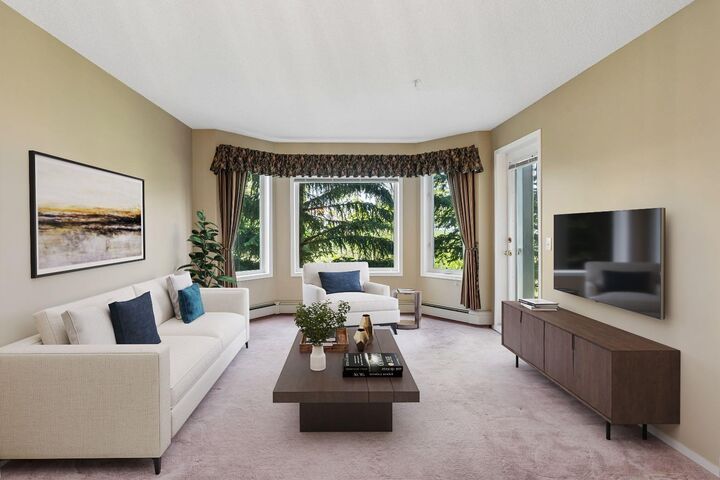 Property Photo: 3208 Hawksbrow Point NW 3208 AB T3G 4C9