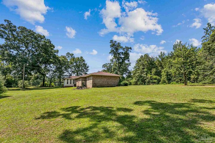 Property Photo:  4850 Stanton Rd  FL 32565 