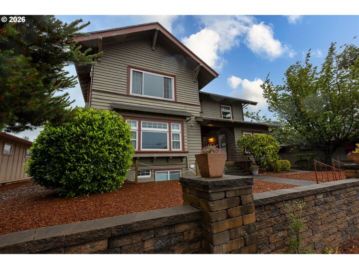 Property Photo:  2306 3rd St  OR 97141 