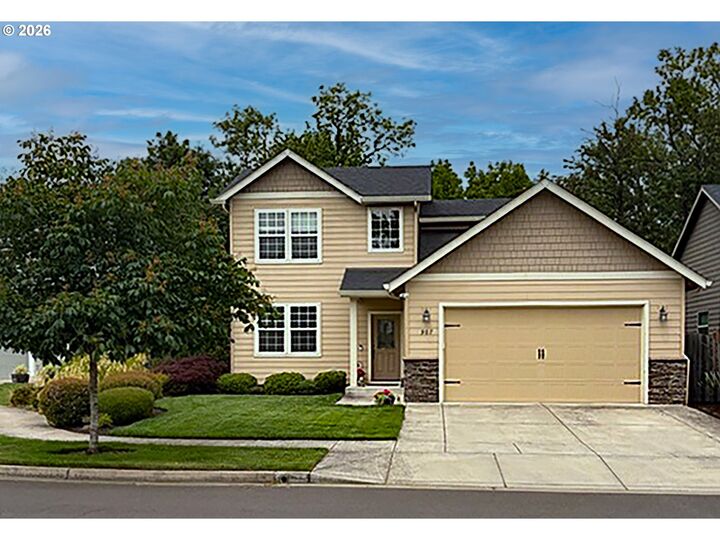 Property Photo:  987 Pennington Ct  OR 97404 