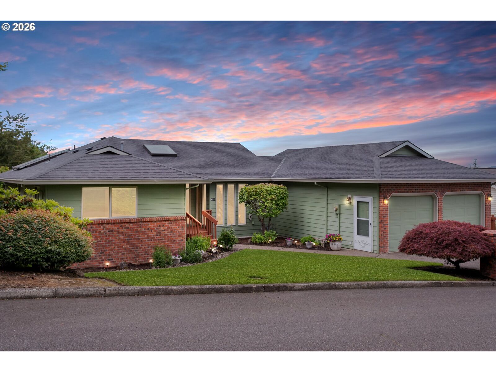 Property Photo: 8011 SE 108th Ave OR 97266