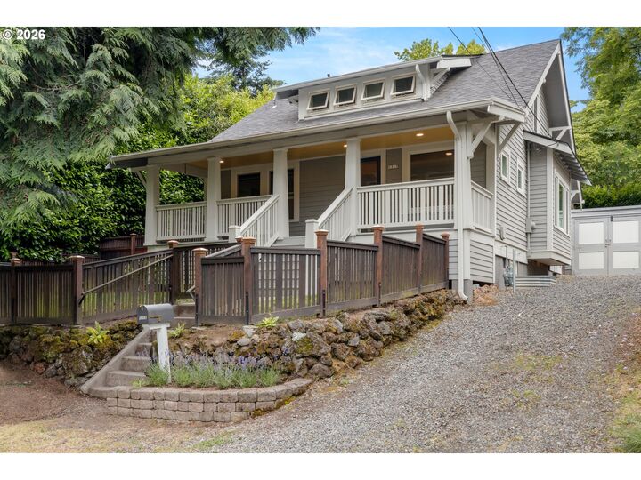 Property Photo: 1217 SW Spring Garden St OR 97219