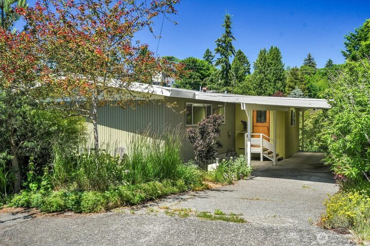 Property Photo: 4802 24th Place S WA 98108
