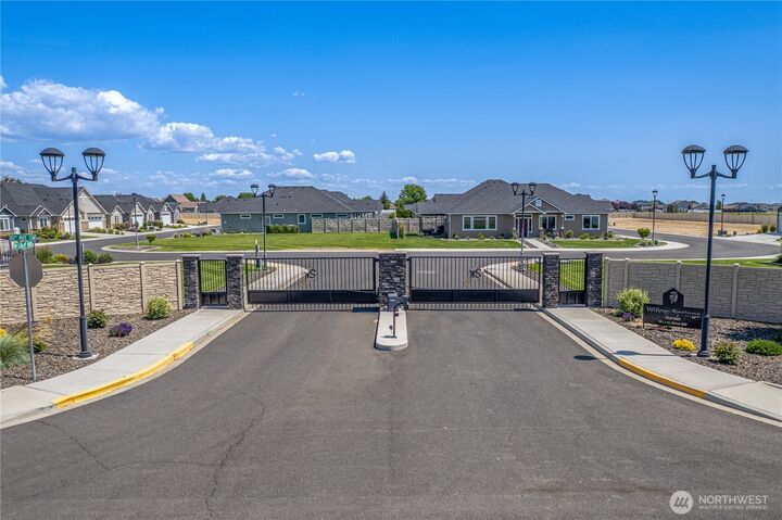 Property Photo: 915 S M Loop Drive SW WA 98848