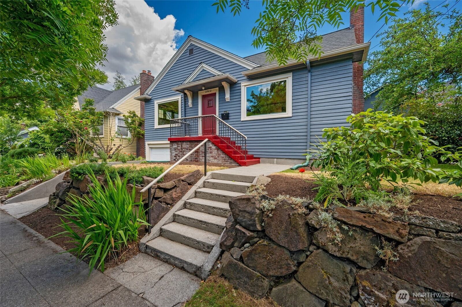 Property Photo: 2562 6th Avenue W WA 98119