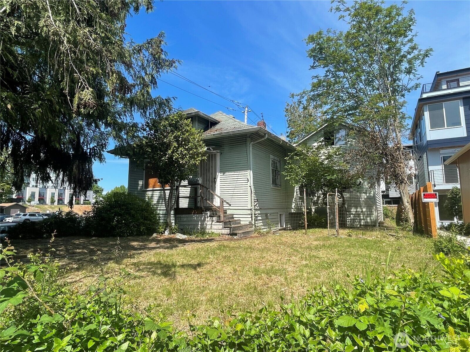 Property Photo: 4402 S Othello Street WA 98118