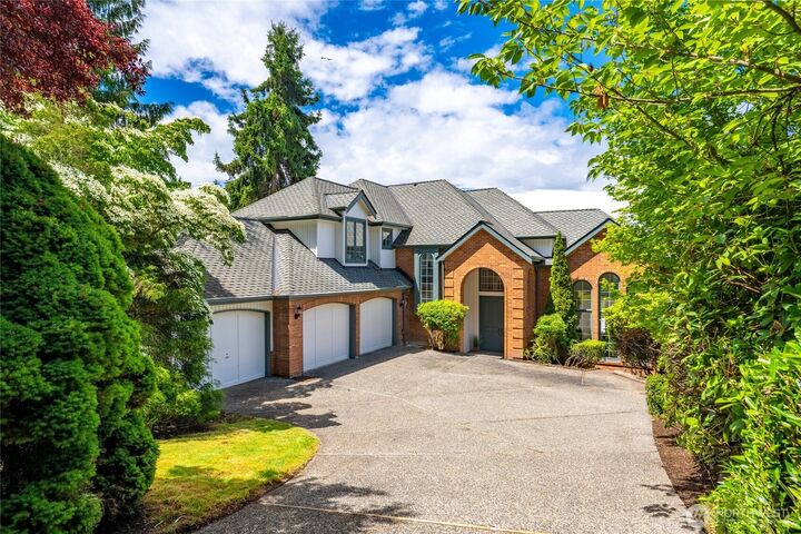 Property Photo: 8762 Paisley Drive NE WA 98115