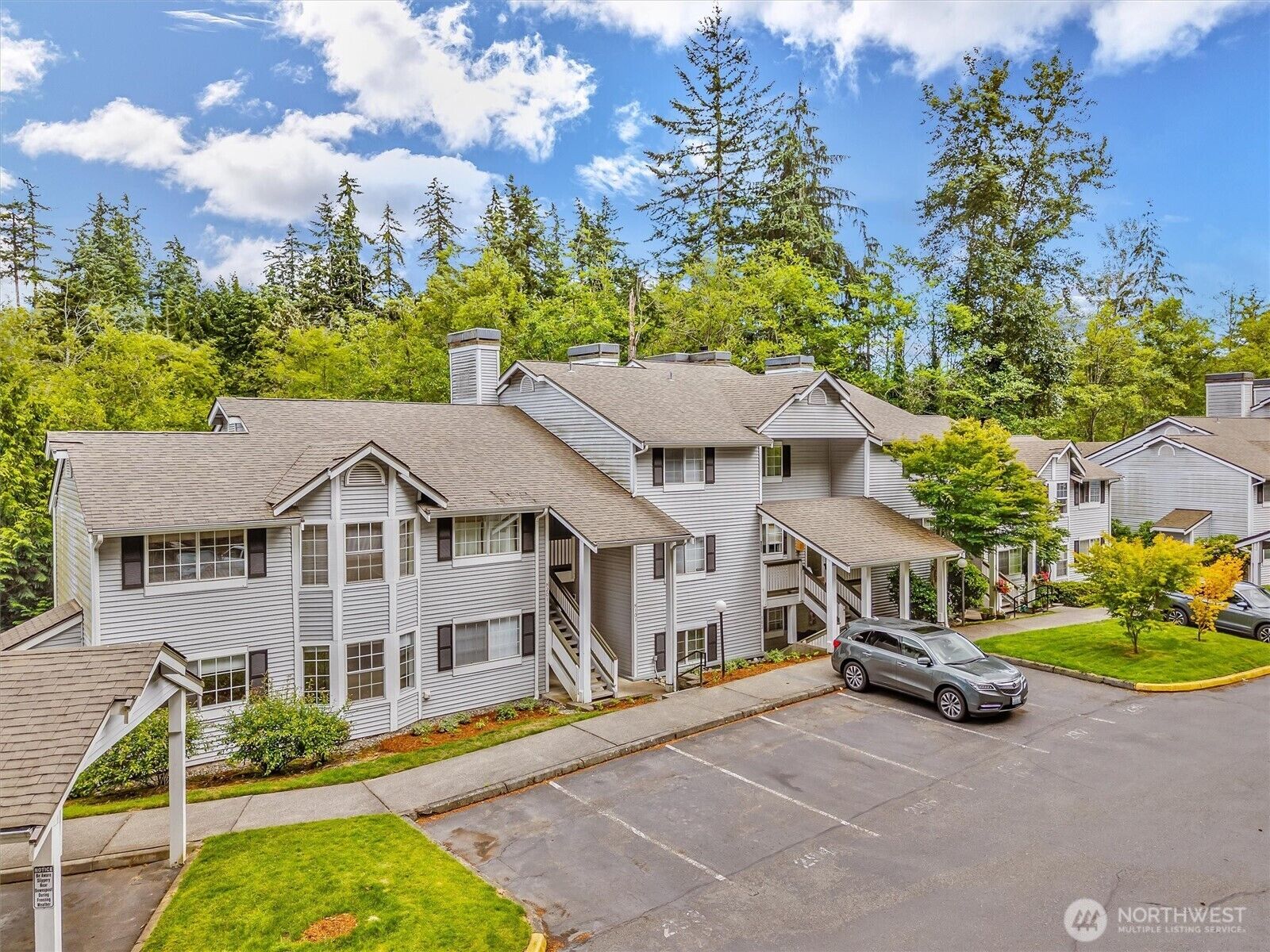 Property Photo: 23313 Cedar Way N101 WA 98043