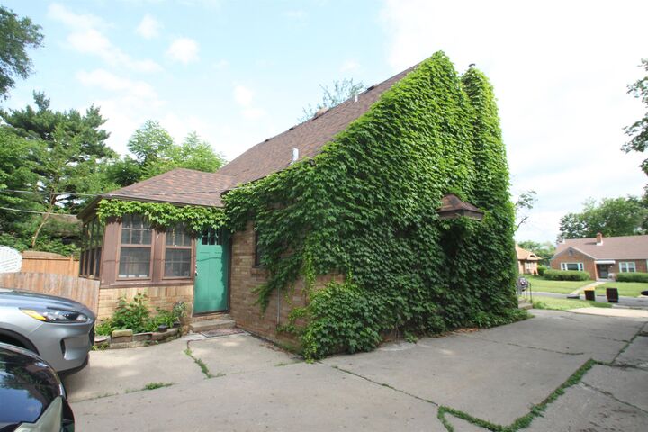 Property Photo:  2218 Benderwirt Avenue  IL 61103 
