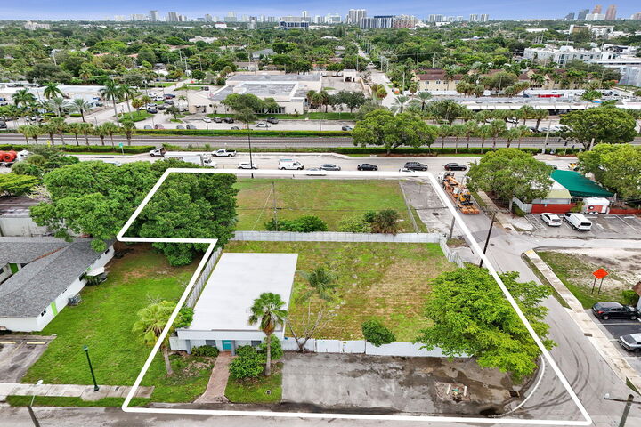 Property Photo: 3301 N Dixie Highway FL 33334
