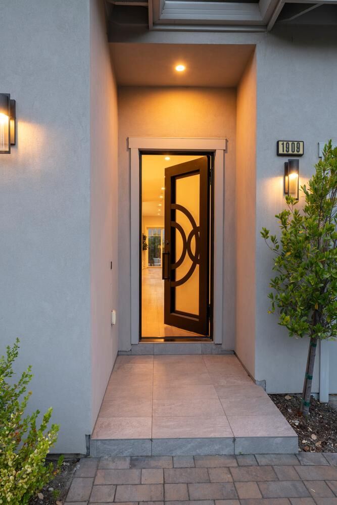 Property Photo:  1909 Menalto Avenue  CA 94025 
