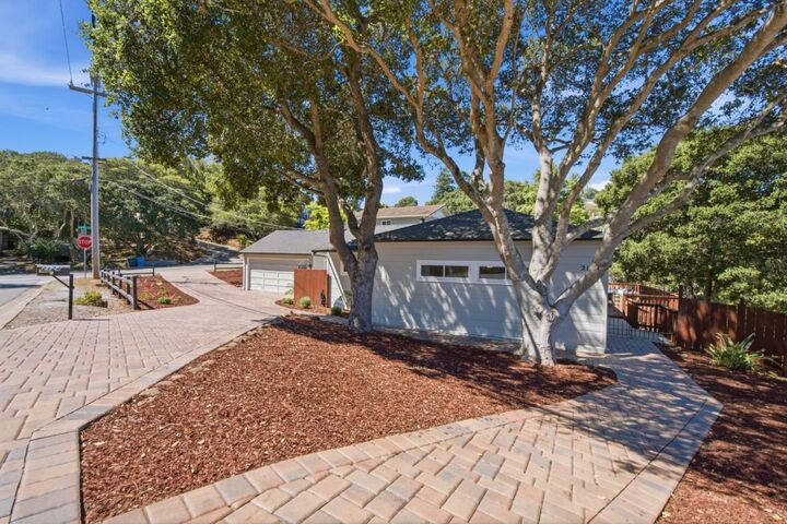 Property Photo:  2124 Forest Avenue  CA 94002 
