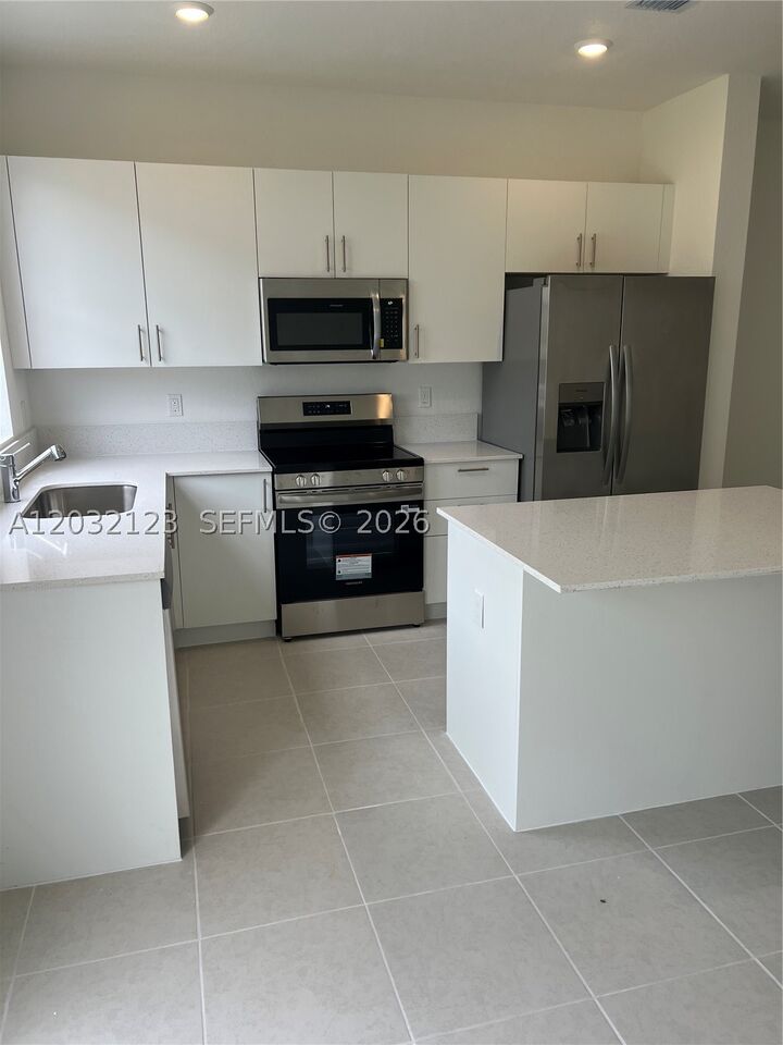 Property Photo:  17958 SW 357th Ter  FL 33034 
