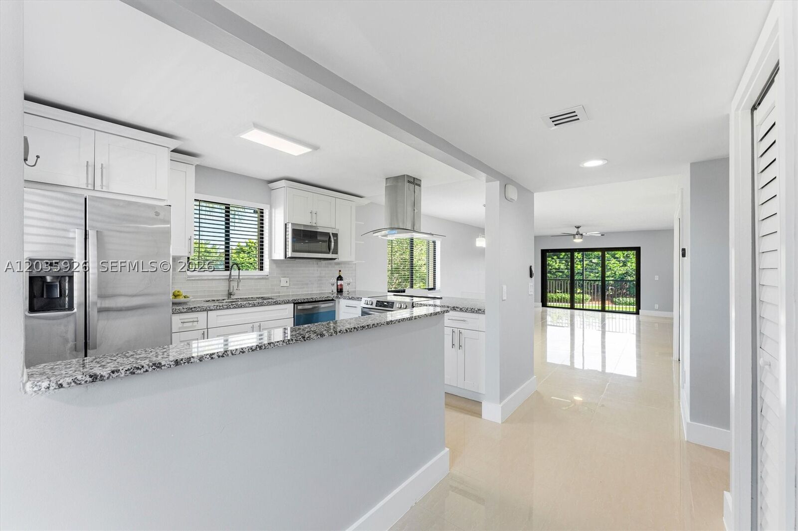 Property Photo: 16451 Blatt Blvd 201 FL 33326