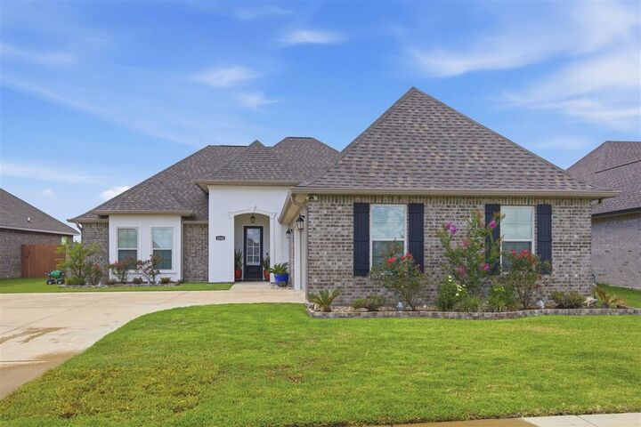Property Photo: 3345 Lake Crest Drive LA 70607