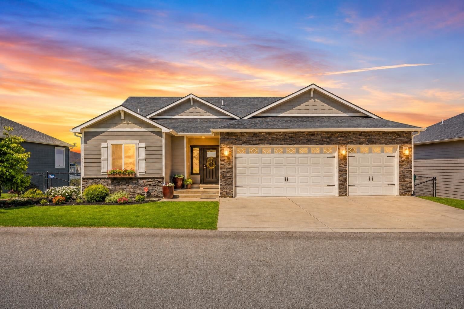 Property Photo: 2708 S Galway Ln WA 99037