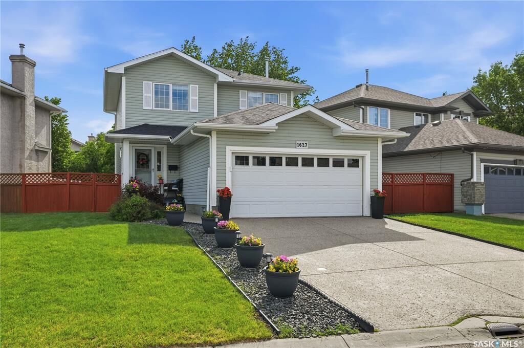 Property Photo: 1627 Wingert Drive SK S4X 4P9