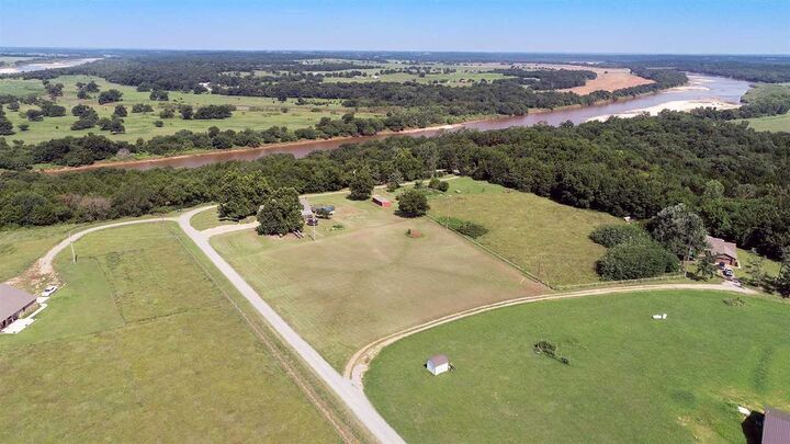 Property Photo: 2700 W Dickinson Road OK 74023