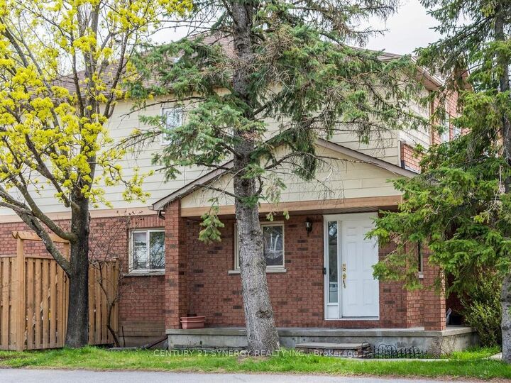 Property Photo:  1 Winnegreen Court  ON K1G 5P3 