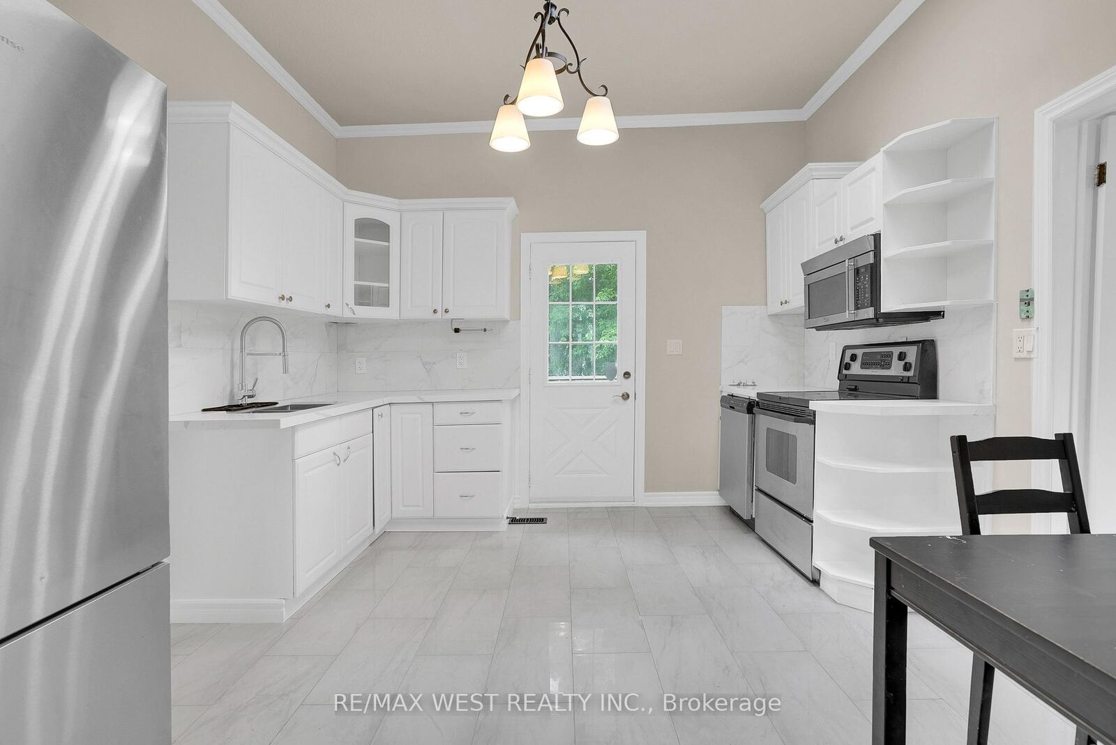 Property Photo: 19015 Dufferin Street ON L3Y 4V9