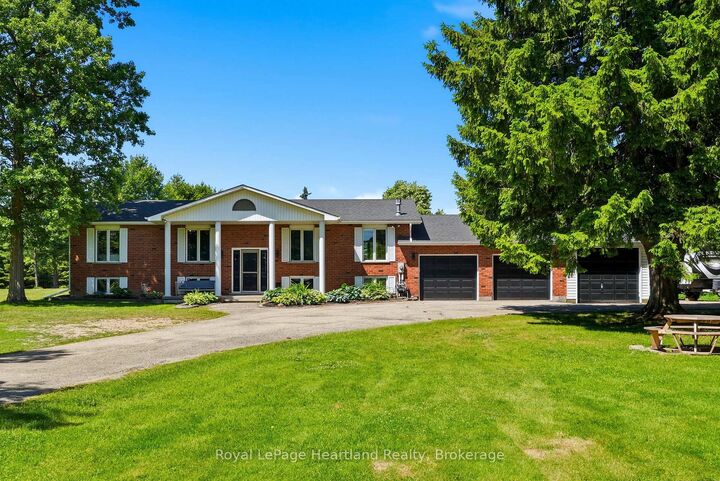 Property Photo: 1041 Howick Street ON N0G 2X0
