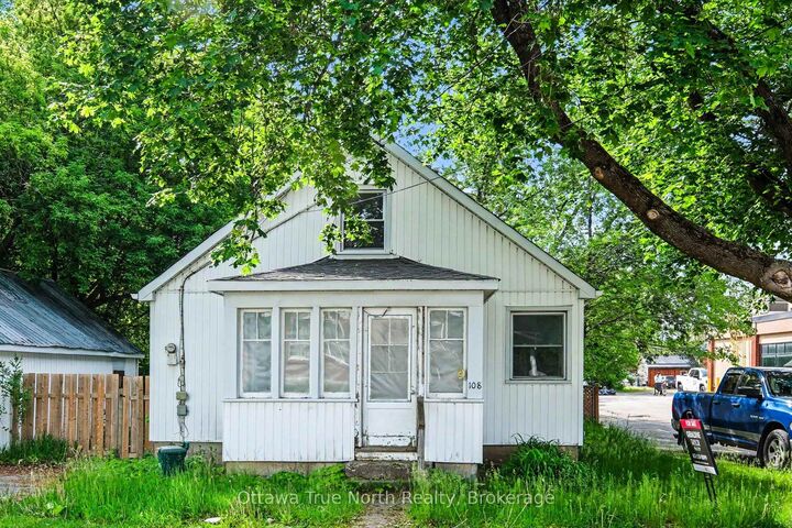 108 Maley Street — photo 1