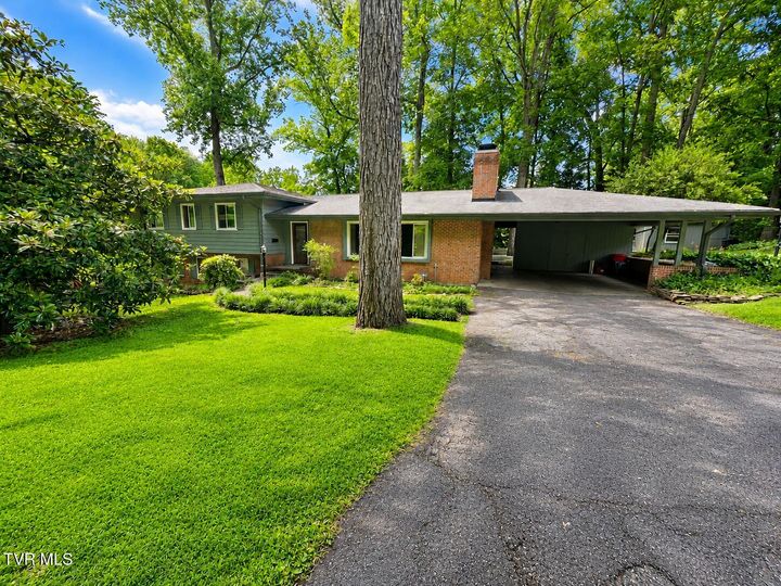 Property Photo:  301 Hillside Road  TN 37601 