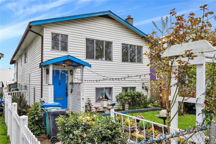 229 Irwin St — photo 1