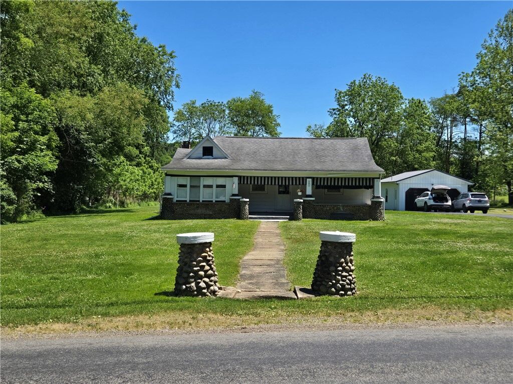 Property Photo:  381 Sugarcreek Drive  PA 16323 