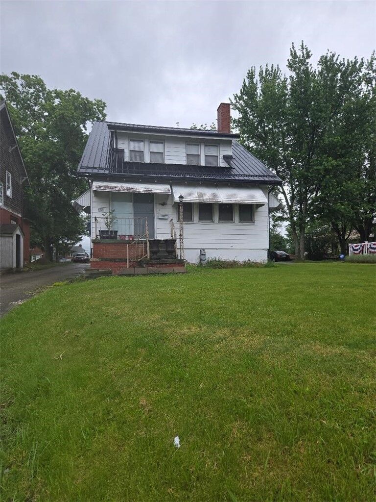 Property Photo: 615 Morgantown Road PA 15401
