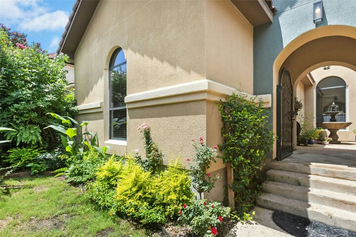 Property Photo: 15206 Lariat Trail TX 78734