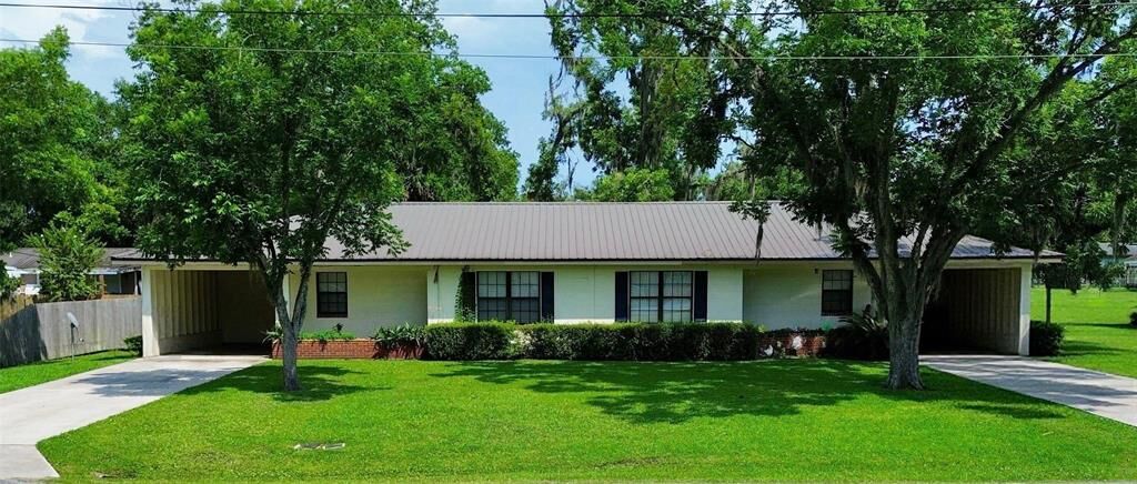 Property Photo: 45388 Dixie Avenue FL 32011