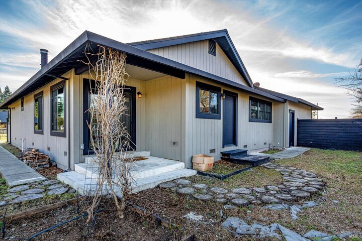 Property Photo: 985 Gumview Road CA 95492