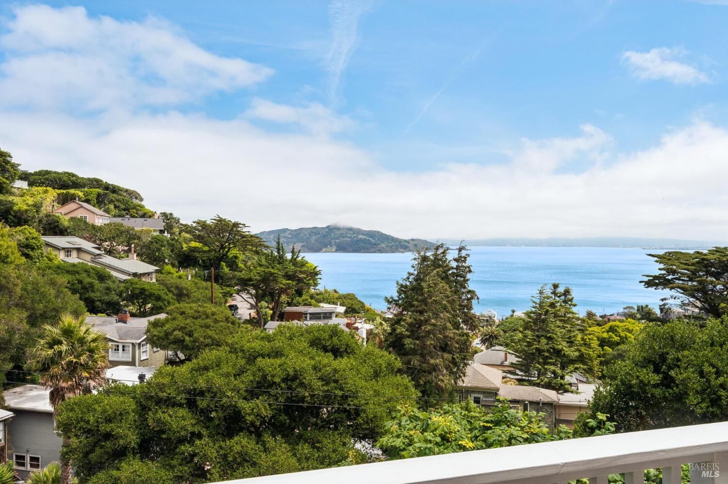 Property Photo:  67 Crescent Avenue  CA 94965 