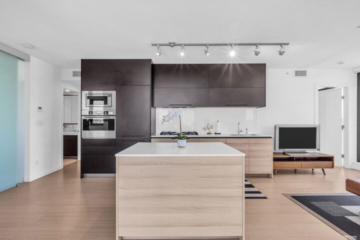 Property Photo: 4488 Juneau Street 1308 BC V5C 0M4