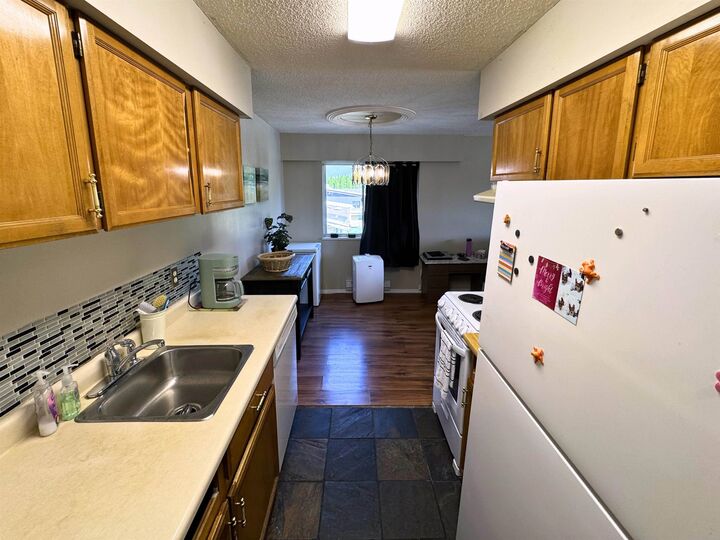 Property Photo: 46210 Margaret Avenue 7 BC V2P 2G9