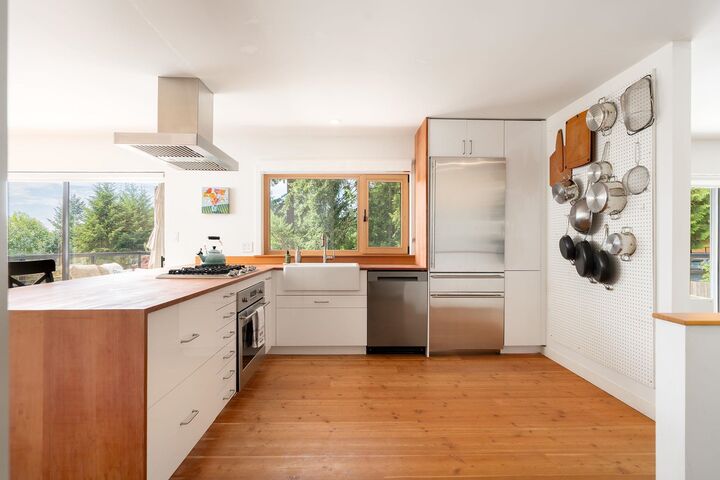 1569 Whitesails Drive — photo 1